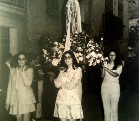 La imatge, que aquell any va passar per Granyena, Soleràs i Granadella, va ser portada des del davant de la Cooperativa fins l'església, per noies solteres.